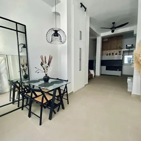 Hidden Jewel Next To The Center In Apartment