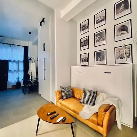 Hidden Jewel Next To The Center In Apartment *